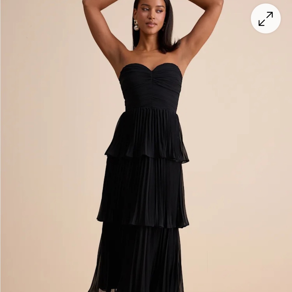 Lulu's Black Strapless Tiered Pleated Maxi Dress